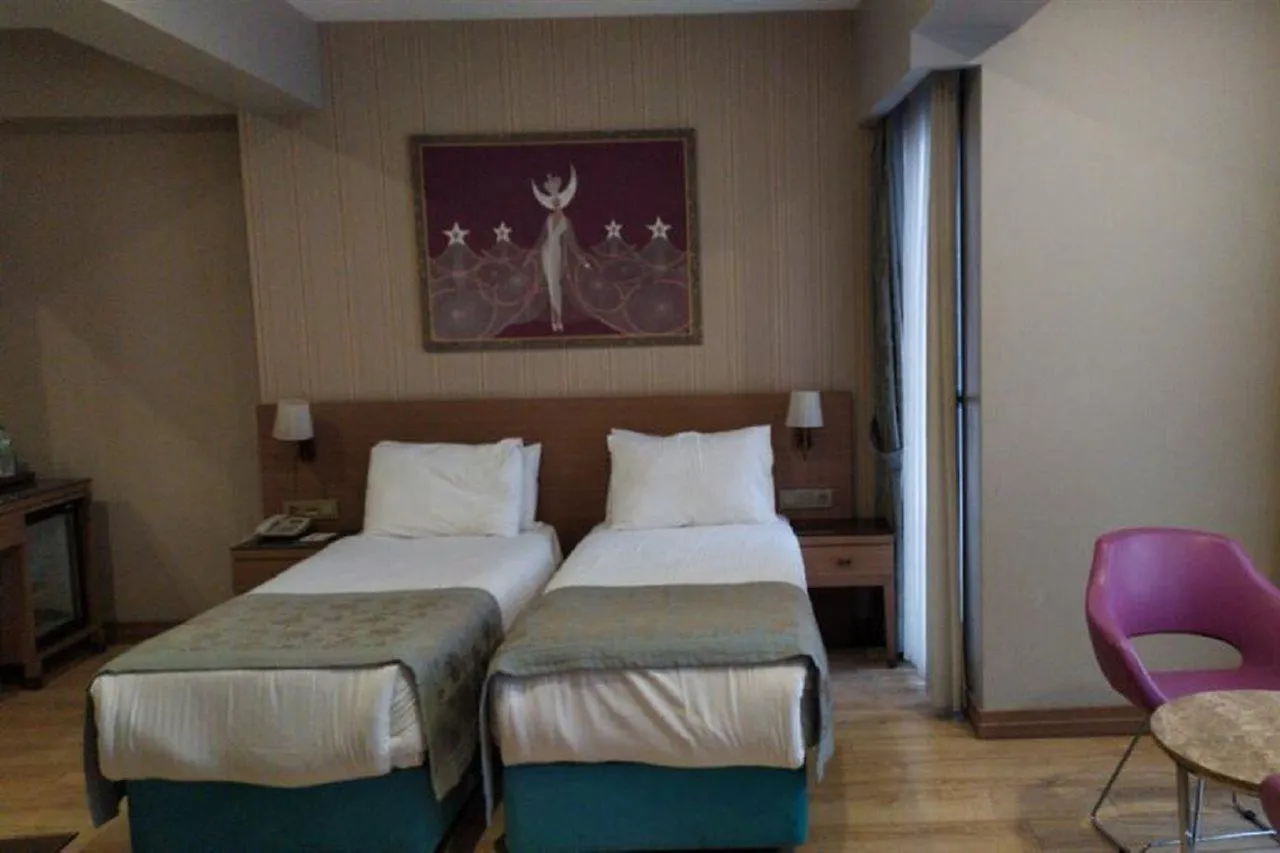 Taximist Hotel Estambul